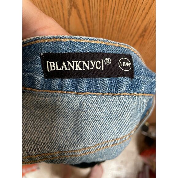 Blank NYC Denim Jean Shorts Cut Off Distressed Women’s Size 34”/‎ 18W - Picture 4 of 5